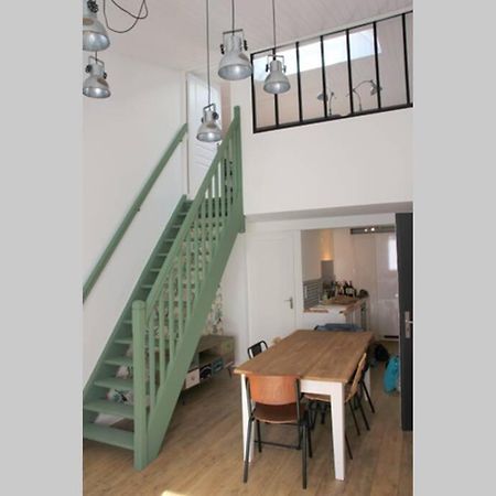 Superbe Duplex De 70M2 Avec 2 Chambres En Hyper Centre Au Calme Sur Cour Classe 3 Etoiles Avec Parking En Option ラ・ロシェル エクステリア 写真