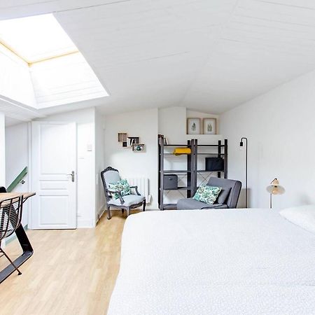 Superbe Duplex De 70M2 Avec 2 Chambres En Hyper Centre Au Calme Sur Cour Classe 3 Etoiles Avec Parking En Option ラ・ロシェル エクステリア 写真