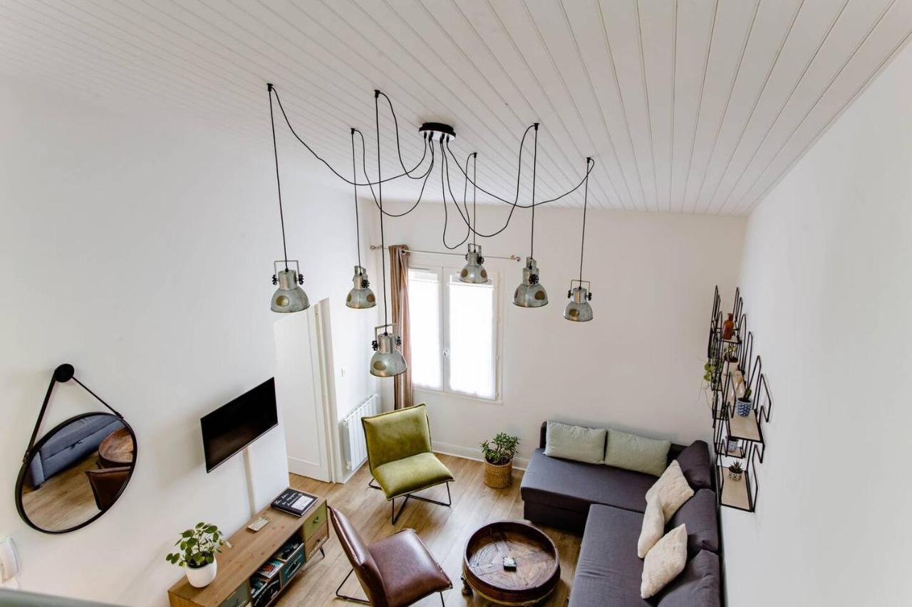 Superbe Duplex De 70M2 Avec 2 Chambres En Hyper Centre Au Calme Sur Cour Classe 3 Etoiles Avec Parking En Option ラ・ロシェル エクステリア 写真