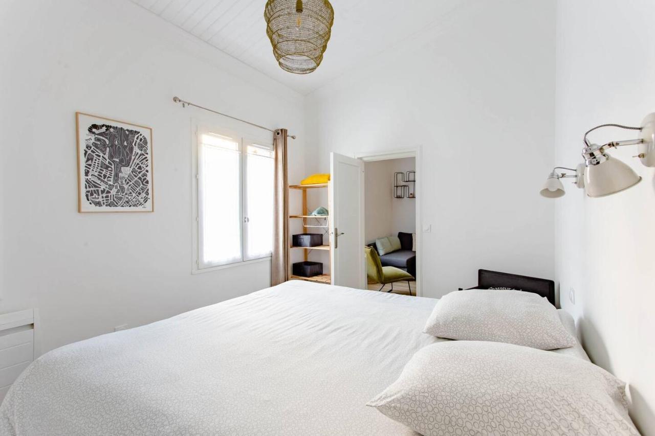 Superbe Duplex De 70M2 Avec 2 Chambres En Hyper Centre Au Calme Sur Cour Classe 3 Etoiles Avec Parking En Option ラ・ロシェル エクステリア 写真