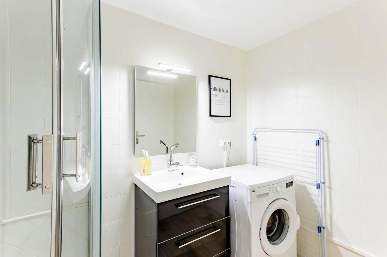 Superbe Duplex De 70M2 Avec 2 Chambres En Hyper Centre Au Calme Sur Cour Classe 3 Etoiles Avec Parking En Option ラ・ロシェル エクステリア 写真