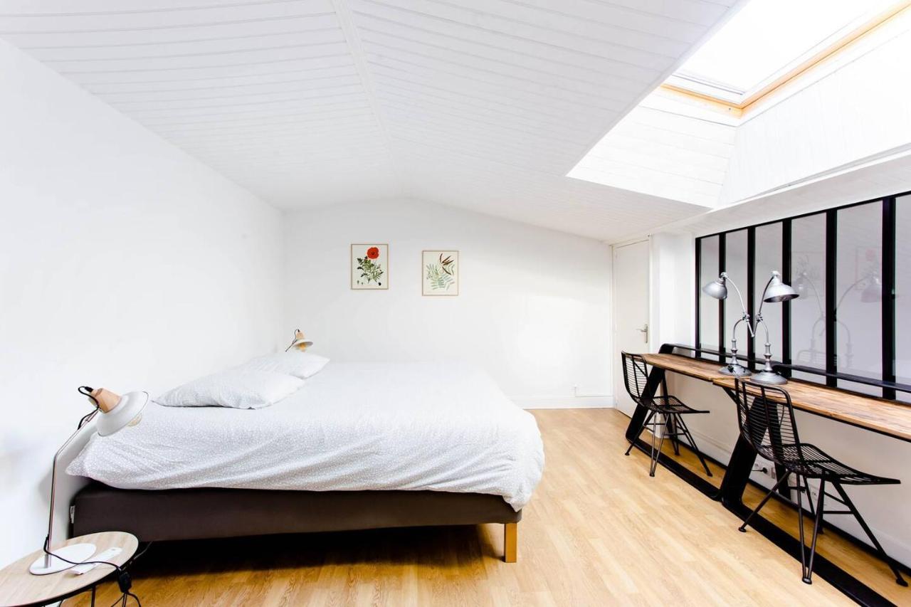 Superbe Duplex De 70M2 Avec 2 Chambres En Hyper Centre Au Calme Sur Cour Classe 3 Etoiles Avec Parking En Option ラ・ロシェル エクステリア 写真